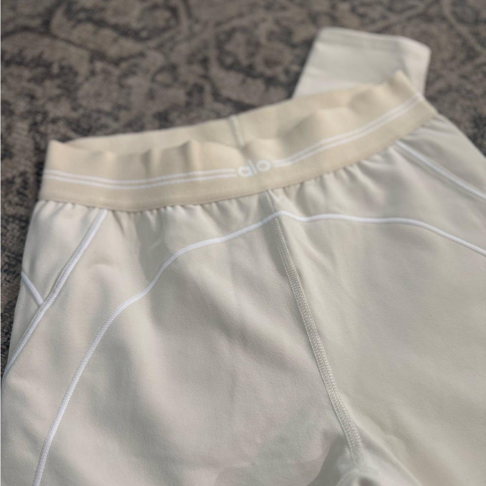 ALO Yoga Cream Leggings